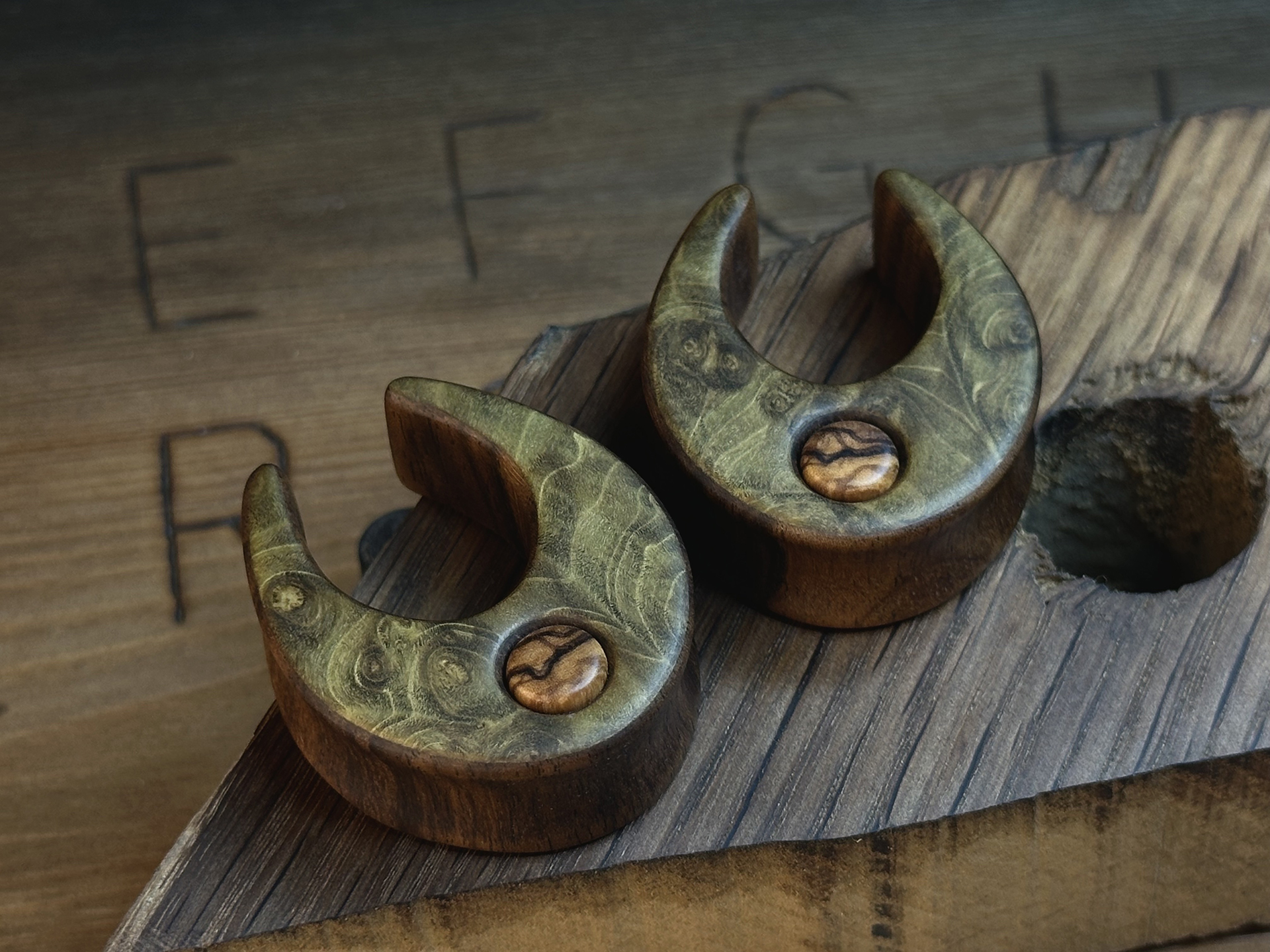 Saddle Placage et Incrustation